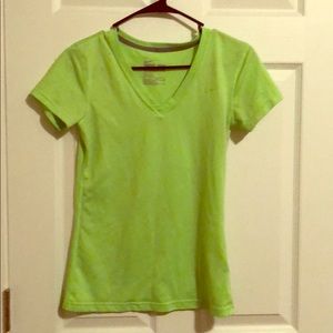 Nike dri fit top💚